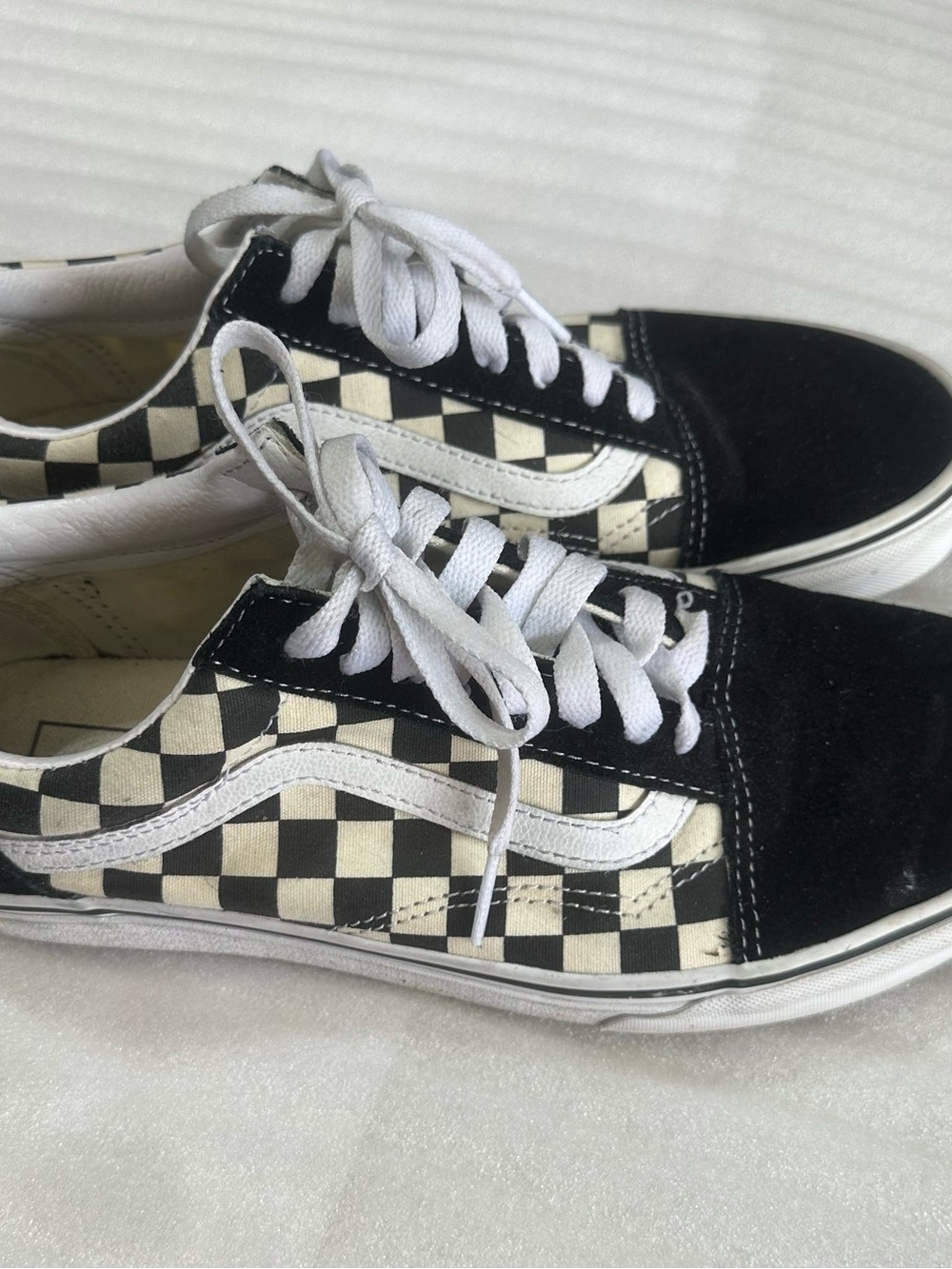 Vans Checkerboard Low-Top Sneakers - Black, Cream & White Mens 8 Women’s 9.5